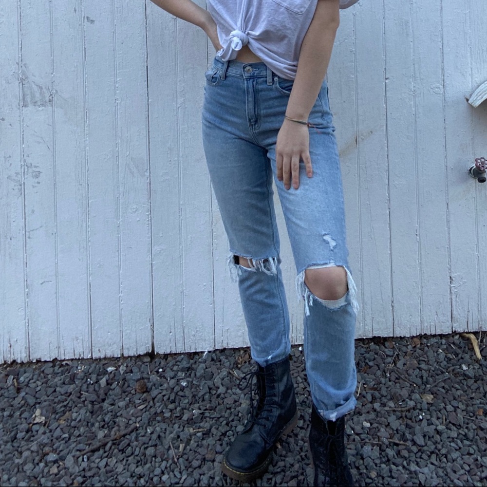 American Eagle Mom Jeans